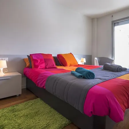 Stayingirona.apartments Daire *