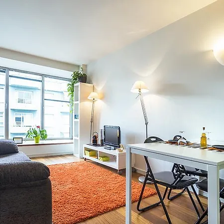 Stayingirona.apartments شقة