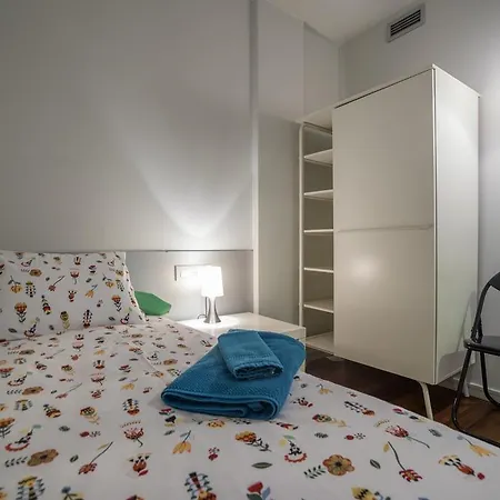 Stayingirona.apartments شقة *