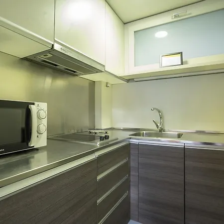 Stayingirona.apartments شقة